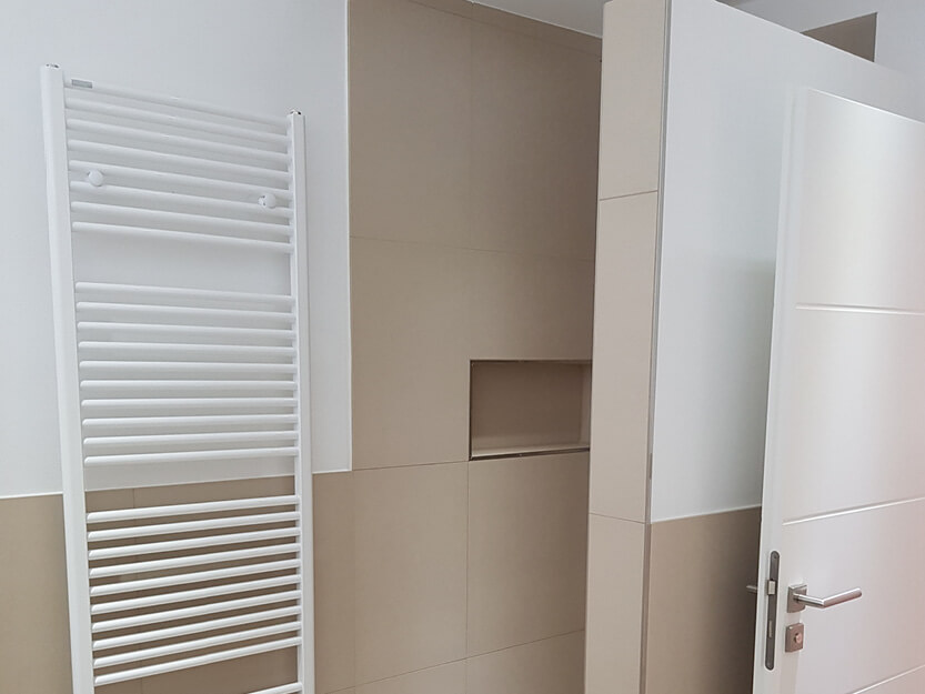 Komplettsanierung Haus Stuttgart Altbausanierung neues Badezimmer mit Heizung Brändle Siebert Bau
